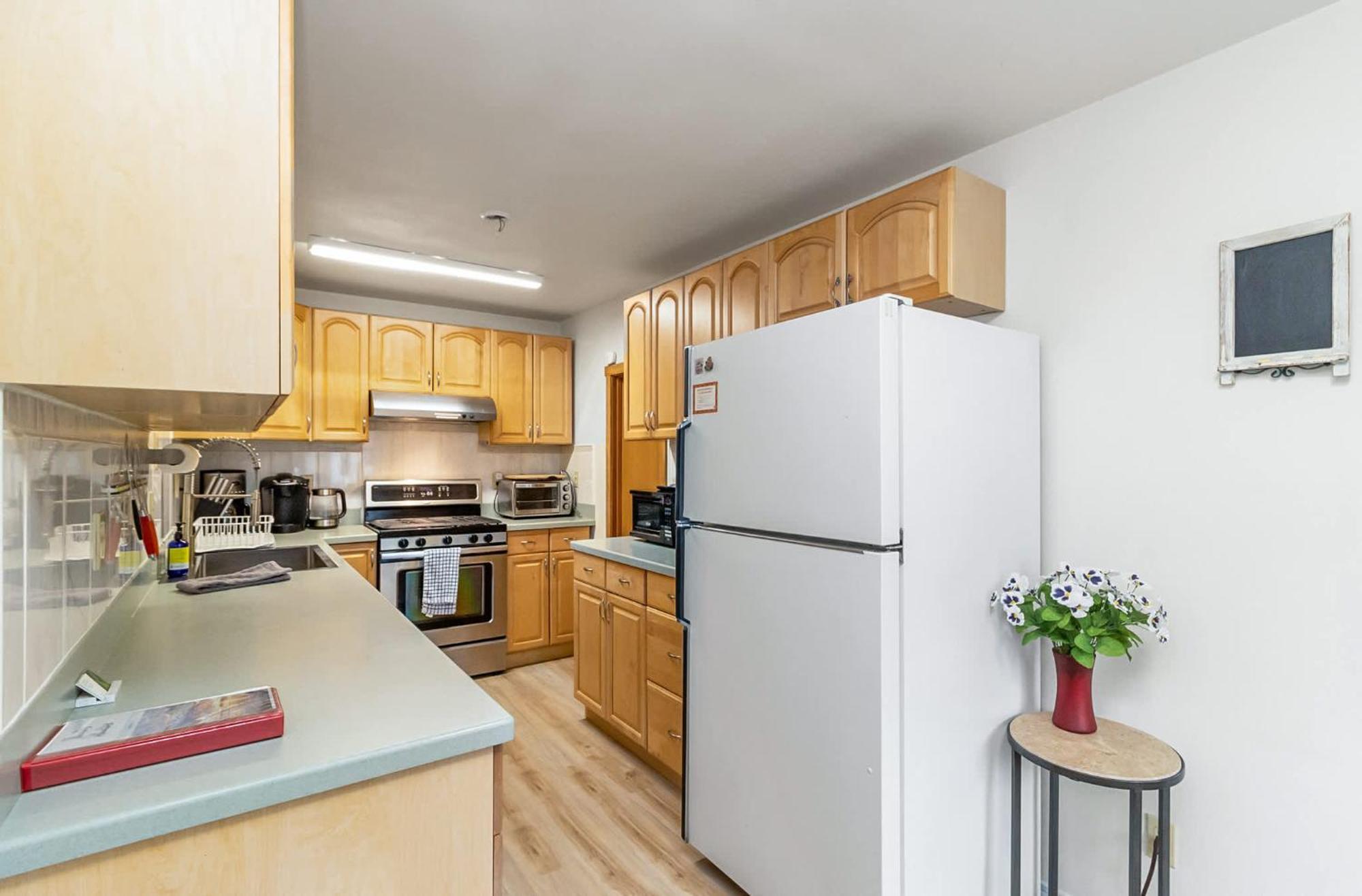 Apartamento #2 With Large Kitchen Across The Street From The Blaine
